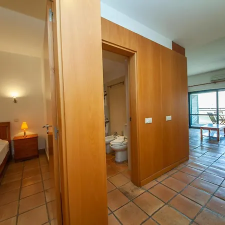A11 - Marinapark Hill Beach Apartment Lagos
